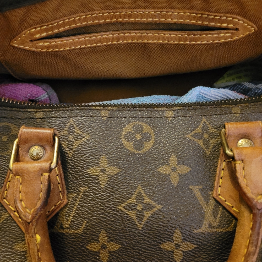 EMT Louis Vuitton vintage speedy 30 all LV ❤️s should have one - Picture 11 of 16